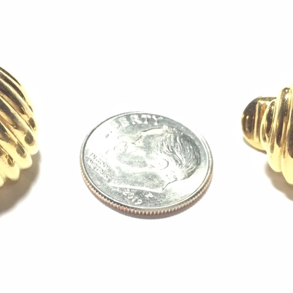 Vintage Signed Monet Gold Plated Geometric Clip Earrings - Picture 2 of 3